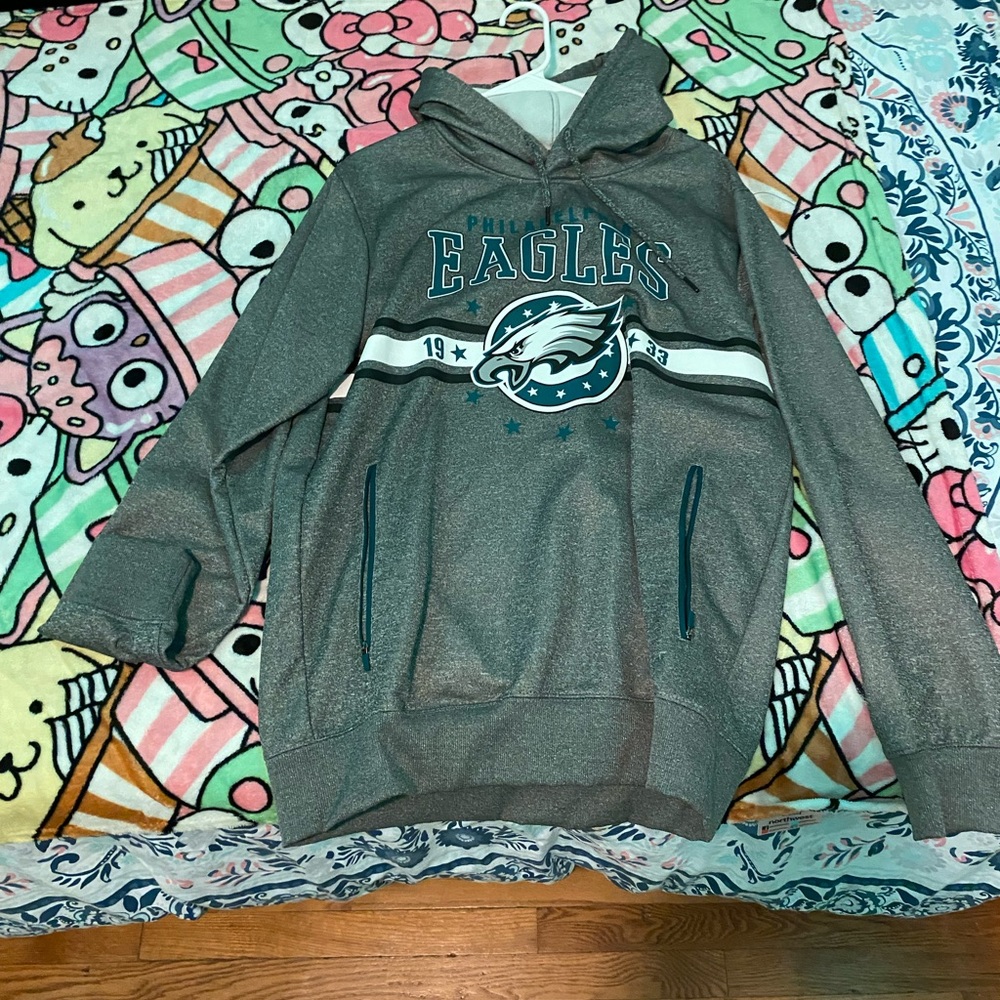 Philadelphia eagles hoodie with a good thick layer and hood